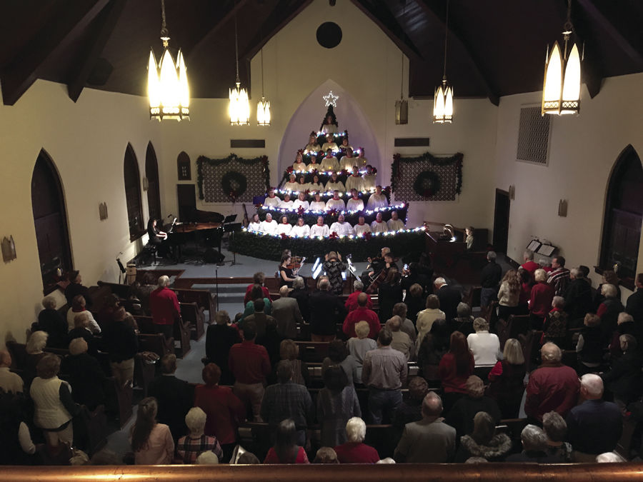 J-OBC-Singing Christmas Tree_8042.jpg